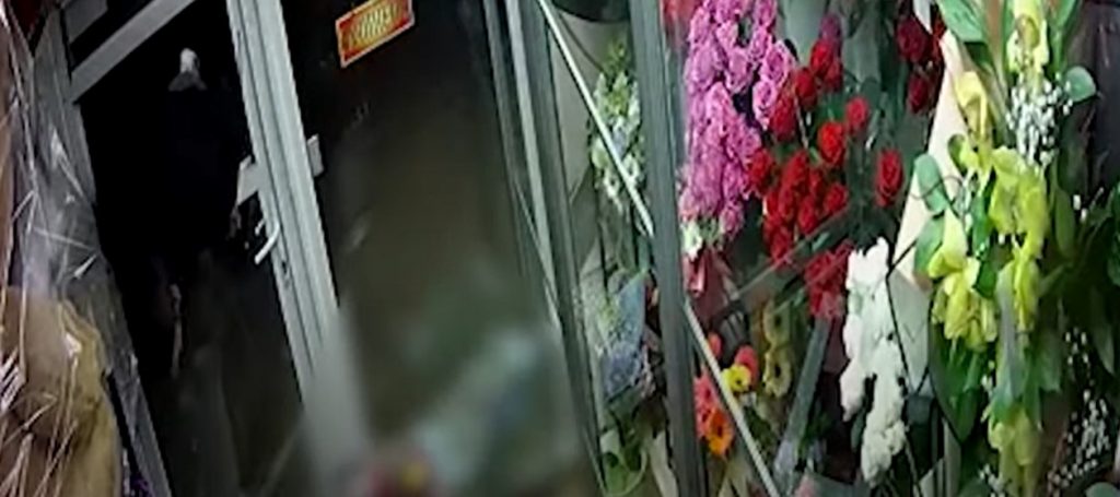 Под Киевом поймали «цветочного» грабителя (ВИДЕО)