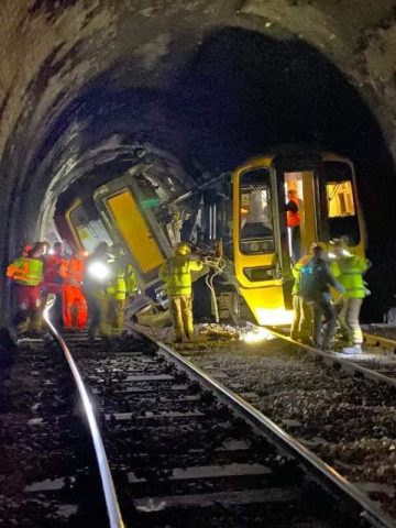 В Англии в тоннеле столкнулись два поезда (ФОТО, ВИДЕО)
