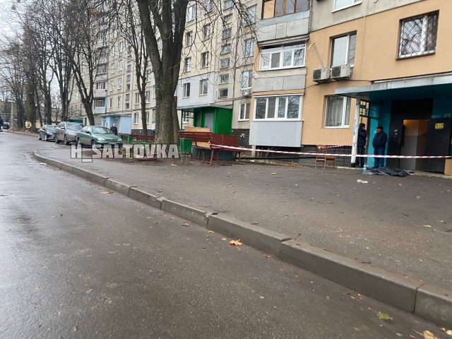 В Харькове на Салтовке женщина выпала из окна (ФОТО)