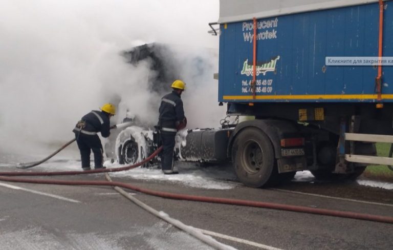 В Херсонской области на трассе сгорел грузовой автомобиль DAF (ФОТО)
