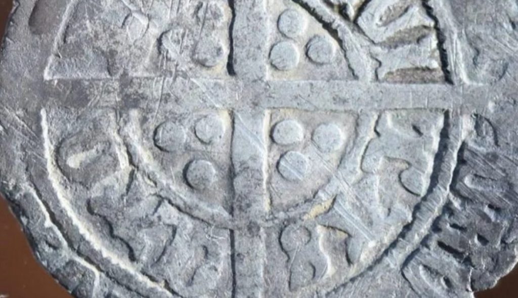 В Канаде нашли старейшую английскую монету (ФОТО)