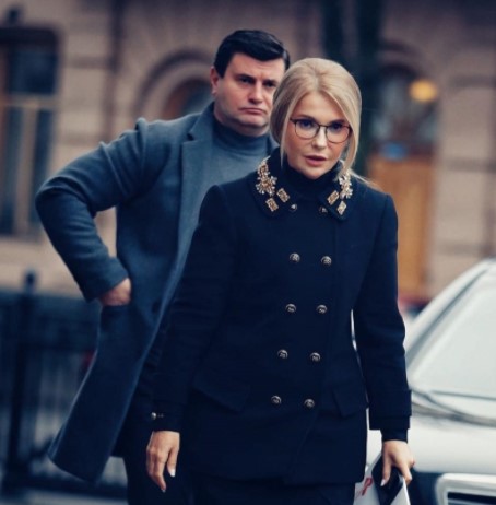Юлия Тимошенко в новом «золотом» образе взорвала Сеть (ФОТО)