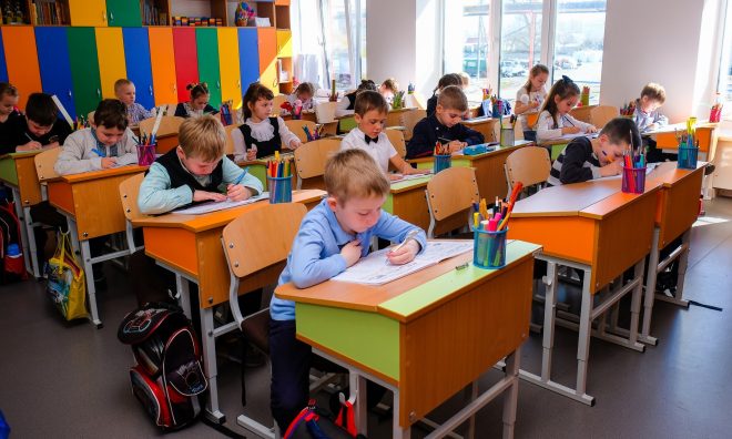 В Украине 84% школ работают очно – МОН