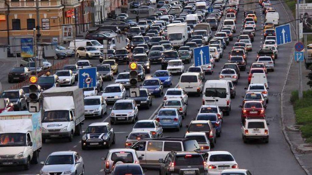 Из-за введения карантина Киев «застыл» в автомобильных пробках (ФОТО)
