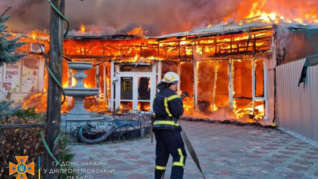 В Днепропетровской области горели магазин, кафе, ломбард и секонд-хэнд (ФОТО, ВИДЕО)