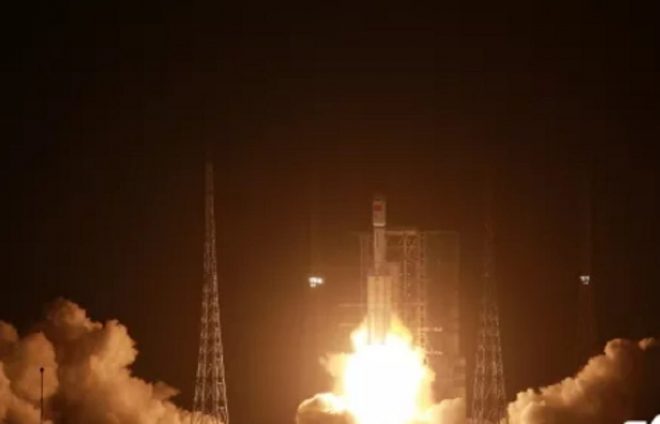 Китай провел испытания с пуском ракеты с гиперзвукового аппарата (ФОТО)