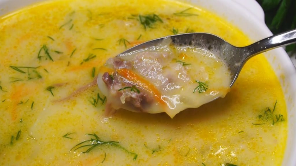 Диетологи показали рецепты супов, которые сохранят фигуру в холода
