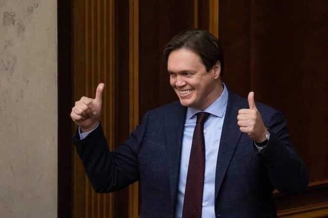 Сенниченко убирают из ФГИ за земельную коррупцию, уничтожение ГП и продажу активов за бесценок 