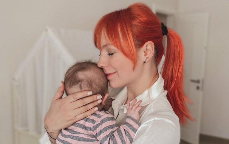 Светлана Тарабарова показала первые шаги маленькой дочери (ФОТО, ВИДЕО)