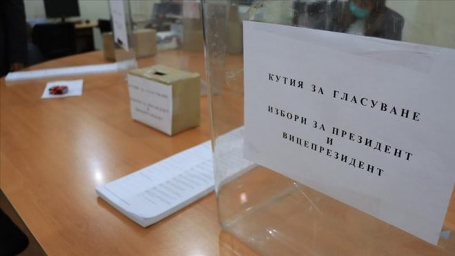 В Болгарии проходят досрочные парламентские выборы и выборы президента
