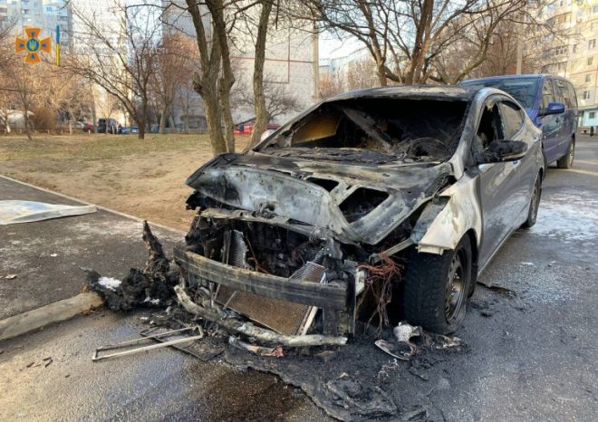 В Харькове сгорел Hyundai (ФОТО)