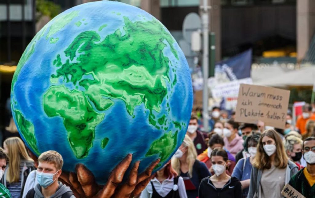 Протесты и 120 мировых лидеров: в Шотландии открылась климатическая конференция (ВИДЕО) 