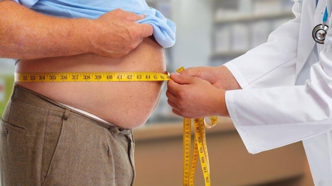 Медики назвали причины накопления жира на животе