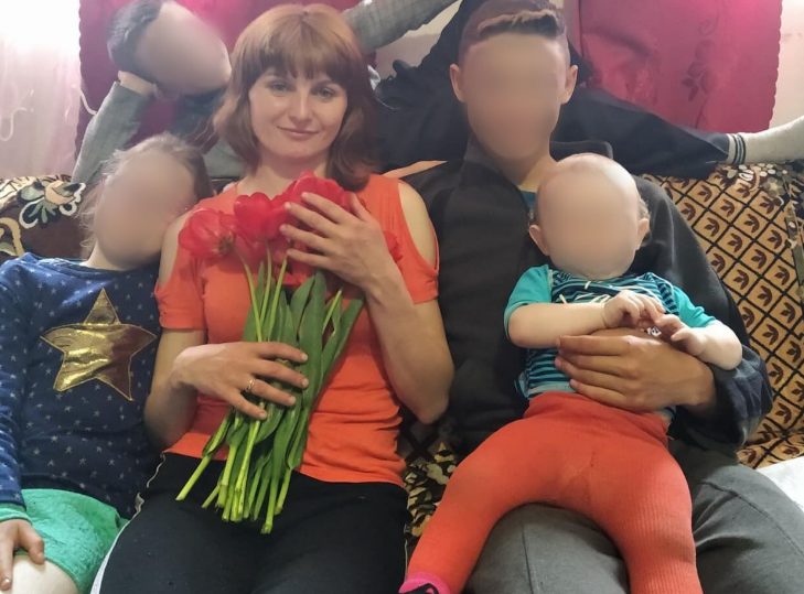 Полиция не приехала: Житель Черниговщины на глазах детей убил их мать (ФОТО)