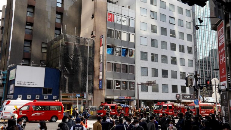 В японской клинике в результате пожара погибли 27 человек