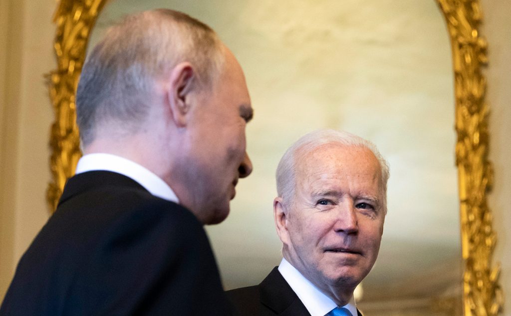 В РФ не ждут прорыва от беседы Путина с Байденом