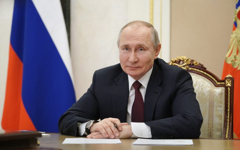 Путин хочет упростить получение гражданства РФ для рожденных в СССР