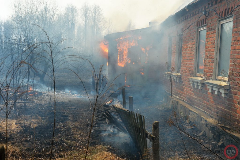 Ночью в Павлограде горела котельная частного дома (ФОТО)