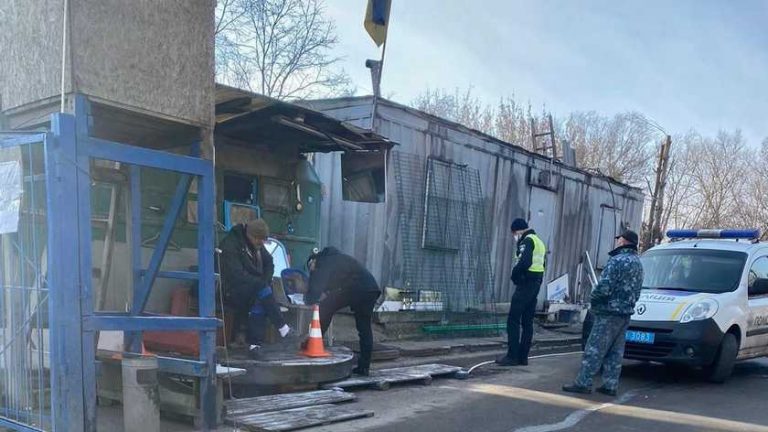 На мусорном полигоне в Киеве мужчина стрелял в охрану (ФОТО)