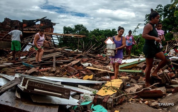 В Бразилии 100 городов объявили чрезвычайное положение (ФОТО)
