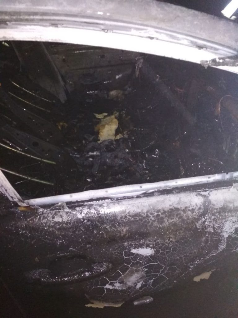 В Чернигове ночью подожгли Peugeot (ФОТО)