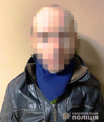 В Киеве мужчина ударил отчима ножом – СМИ (ФОТО)