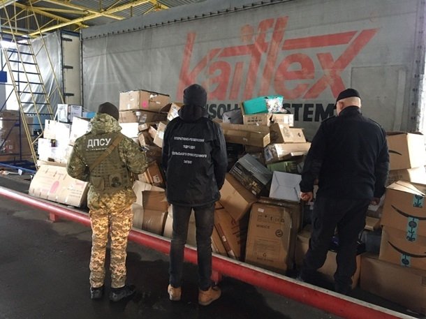 В Одесской области задержан грузовик с контрабандой на 1 миллион гривен (ФОТО)