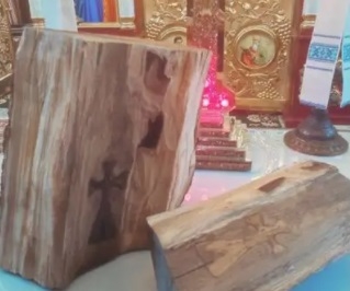 На Тернопольщине в срубленном дереве увидели нерукотворный образ Креста (ФОТО)