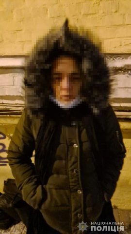 В центре Киева жительница Закарпатья украла телефон у ребенка (ФОТО) 