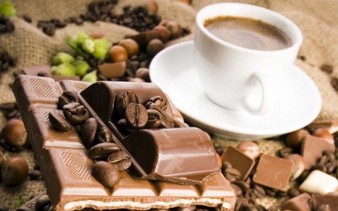Ученые объяснили зависимость некоторых от шоколада и кофе
