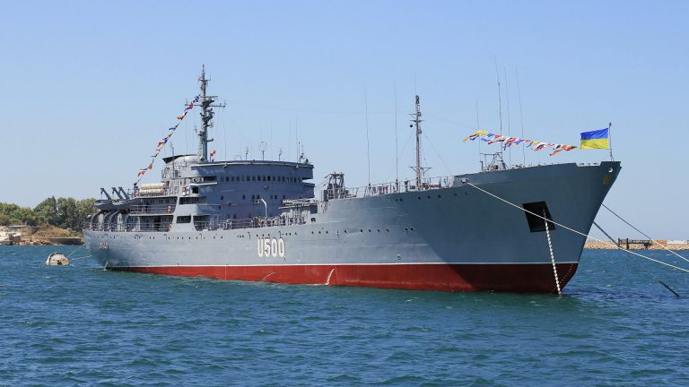 В РФ назвали провокацией поведение украинского корабля в Азовском море