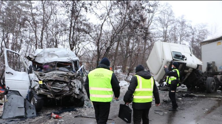 Смертельное ДТП под Черниговом: задержан водитель грузовика