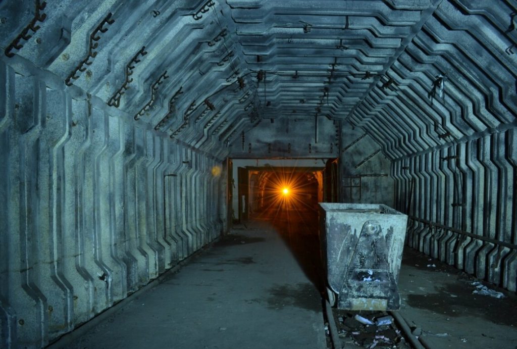 На криворожской шахте – обвал: погиб сотрудник