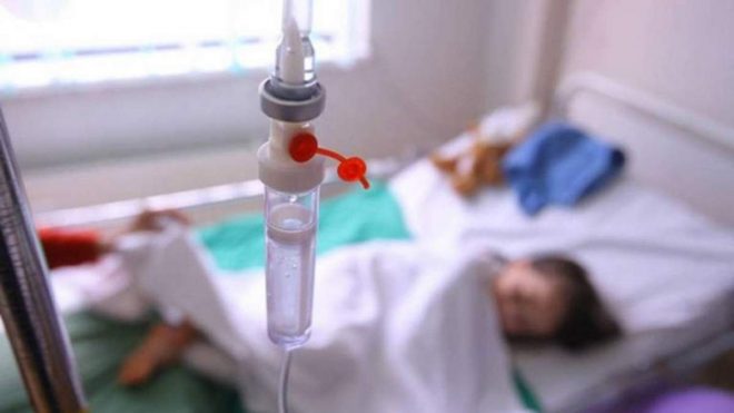 Восемь школьниц в Киевской области отравились антисептиком со свалки (ФОТО)