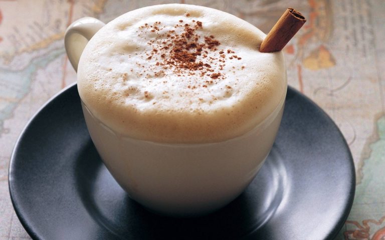 Сомелье описали согревающий кофейный напиток для зимы