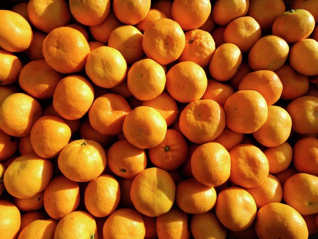 В cупepмapкeте на Херсонщине украли грузовик мандаринов и апельсинов