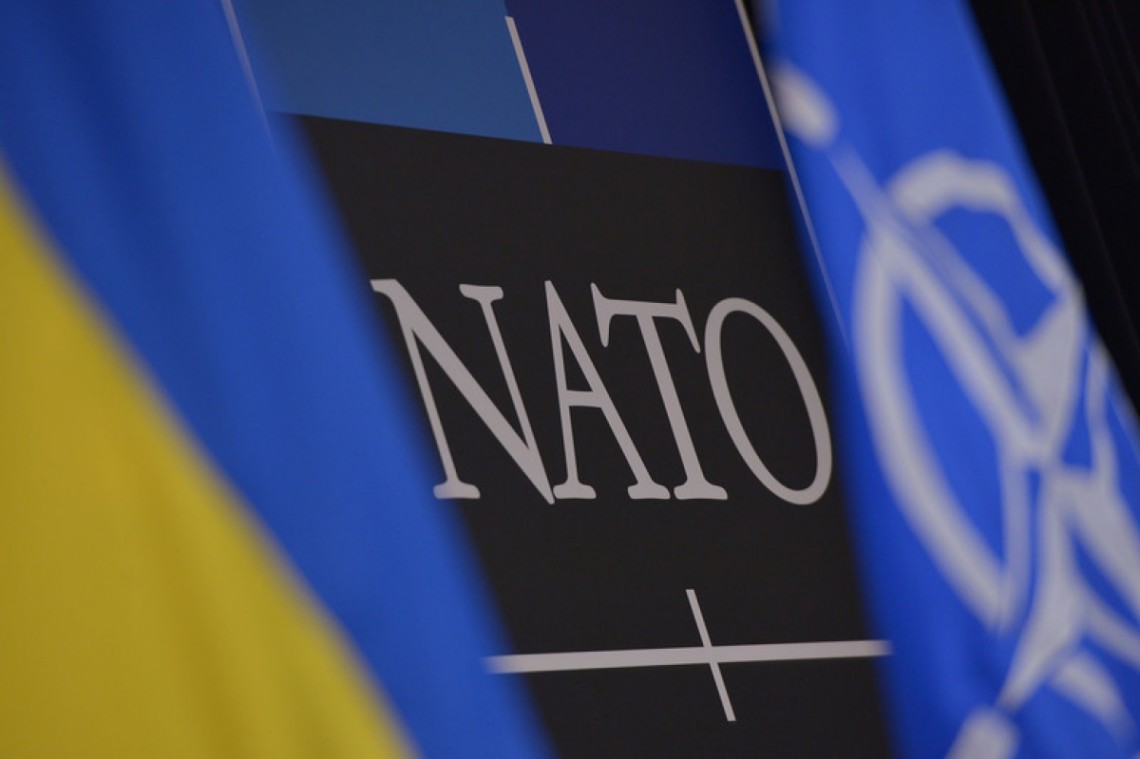 НАТО переводит персонал украинского представительства во Львов и Брюссель