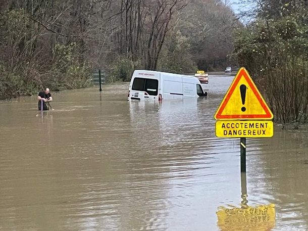 Во Франции произошли масштабные наводнения (ФОТО)