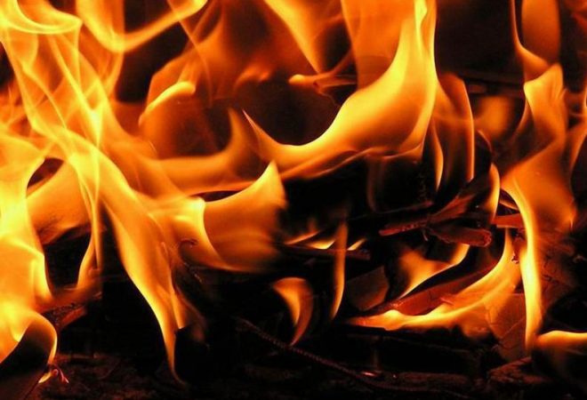 На Осокорках в Киеве в частном доме произошел пожар: у мужчины ожоги лица (ФОТО)