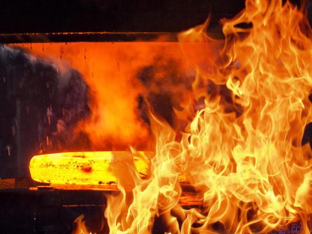 В Кропивницком горел паб: огонь пошел с крыши &#8212; ГСЧС