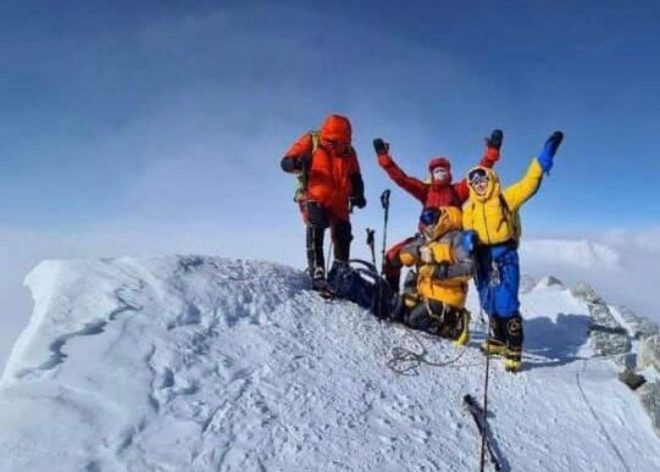 Украинцы покорили самую высокую гору Антарктиды (ФОТО, ВИДЕО)
