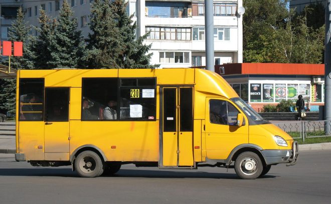 В Киеве из-за российской атаки изменили движение автобусов, троллейбусов, трамваев