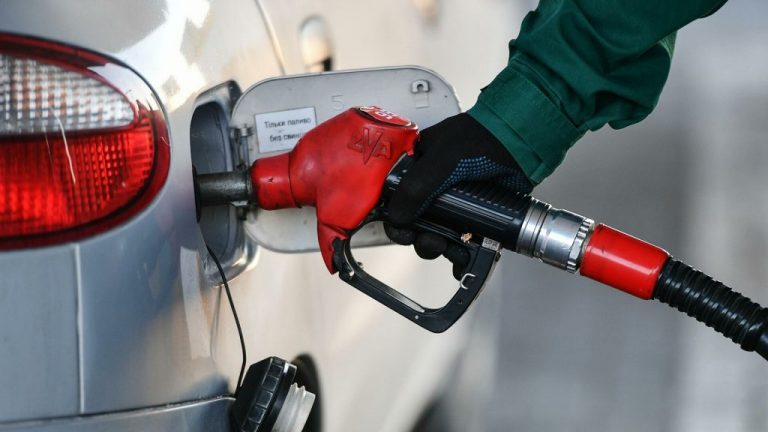«Золотой» бензин: почему на АЗС взлетели цены на топливо? (пресс-конференция)