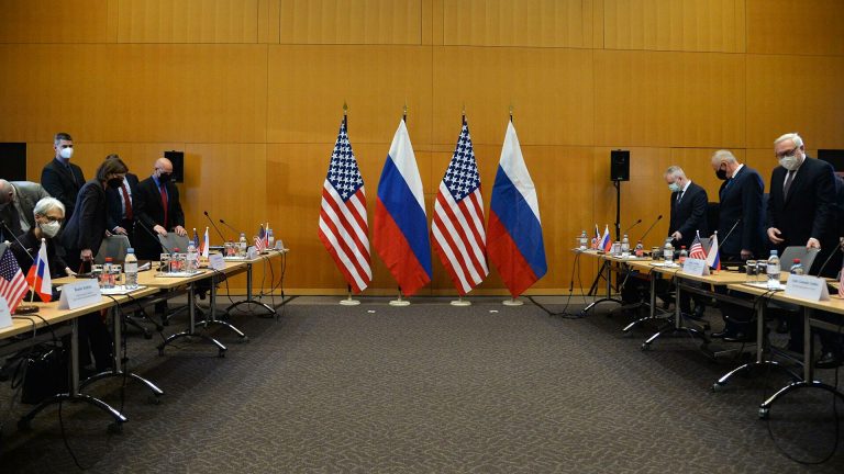Р. Бортник: «Драйвером дипломатической активности США и России стала угроза геополитической эскалации»