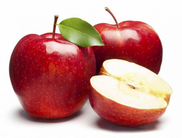 Диетолог рассказал, какие яблоки полезнее для организма