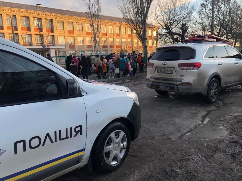 В Бердянске снова минируют школы &#8212; требуют 300 тысяч гривен