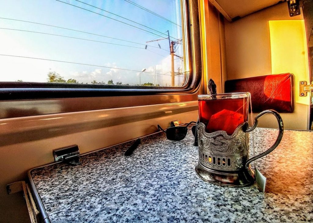 В поезде «Киев-Херсон» на ребенка упала чашка с чаем: у малыша ожоги 10% тела
