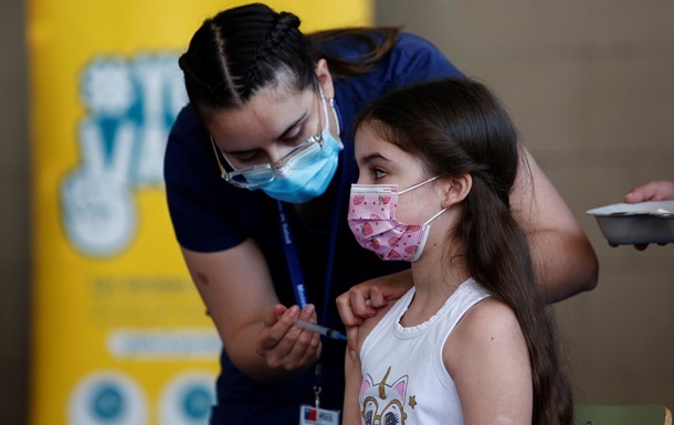В Катаре одобрили COVID-вакцинацию детей 5-11 лет