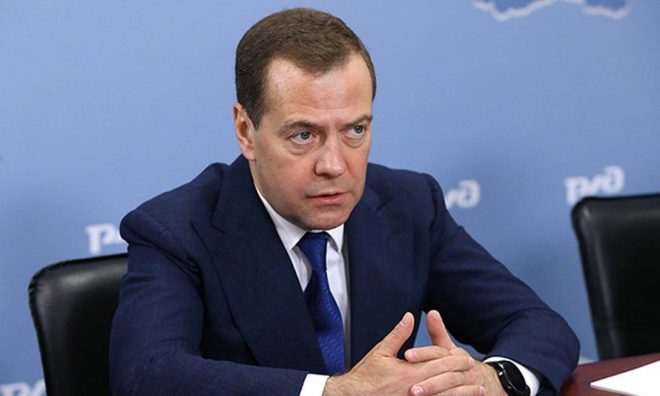 Медведев не стал называть политиков, способных возглавить Украину, чтобы их не подставить