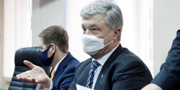 Прокуроры просят суд арестовать Порошенко с миллиардным залогом